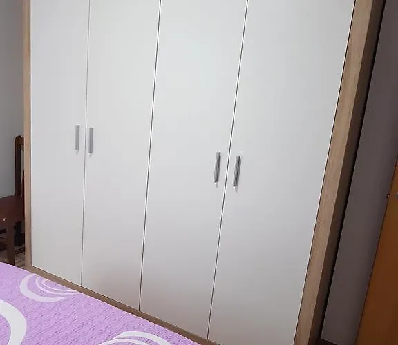 洛斯索拉雷斯鲁拉勒斯公寓 公寓 *