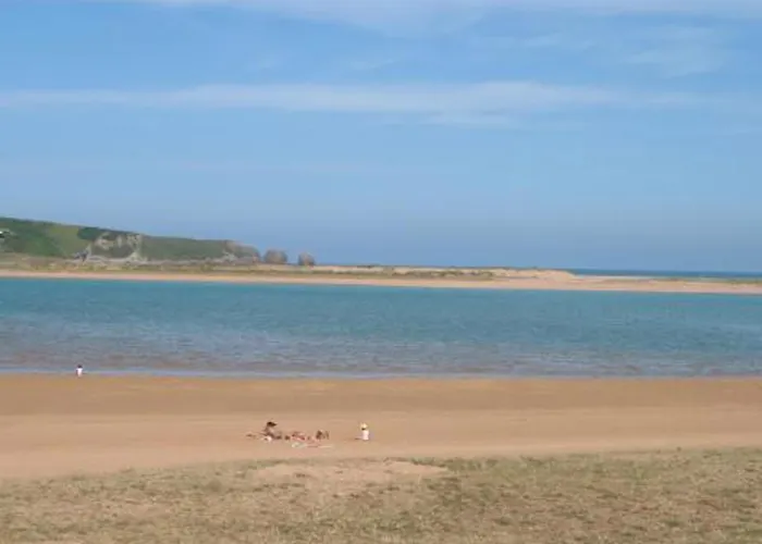 洛斯索拉雷斯鲁拉勒斯公寓 莫格罗