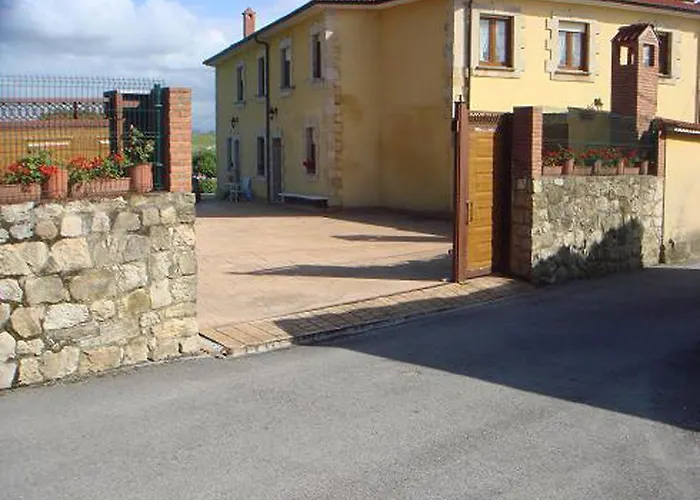 洛斯索拉雷斯鲁拉勒斯公寓